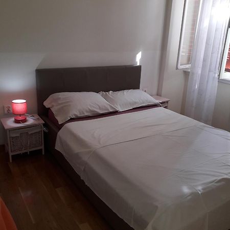 Studio On Main Pedestrian Street Apartman Póla Kültér fotó