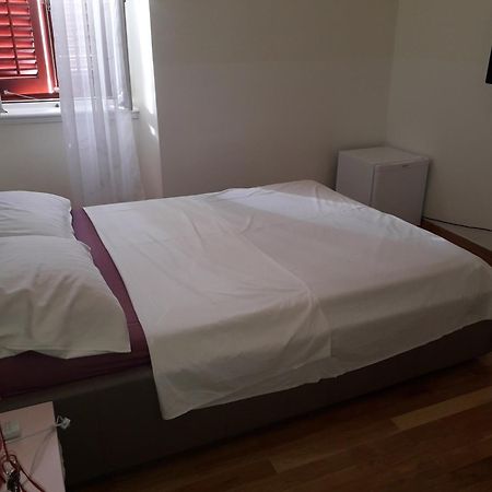 Studio On Main Pedestrian Street Apartman Póla Kültér fotó